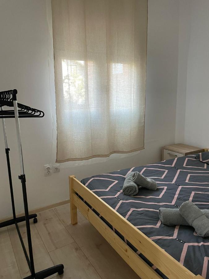 Apartmani Marija Zemun Zemun Polje Екстер'єр фото