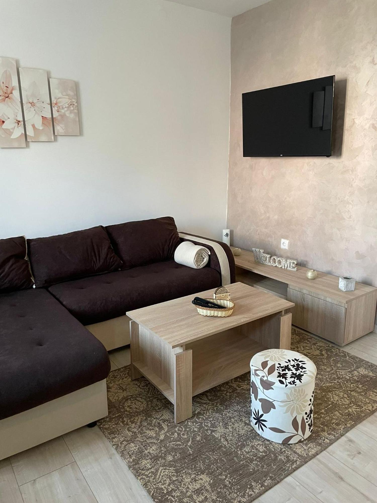 Apartmani Marija Zemun Zemun Polje Екстер'єр фото