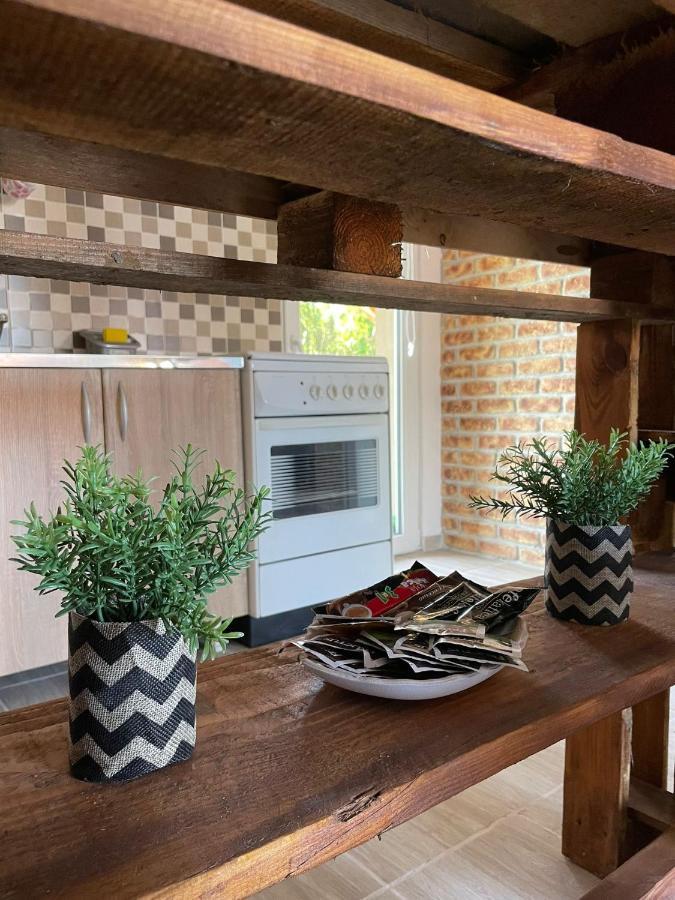 Apartmani Marija Zemun Zemun Polje Екстер'єр фото