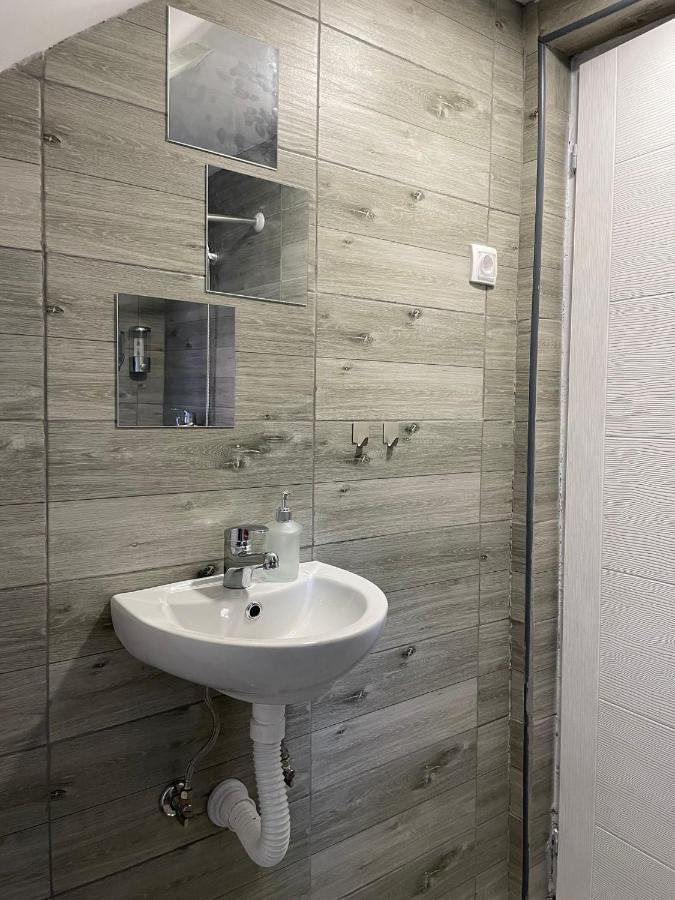 Apartmani Marija Zemun Zemun Polje Екстер'єр фото